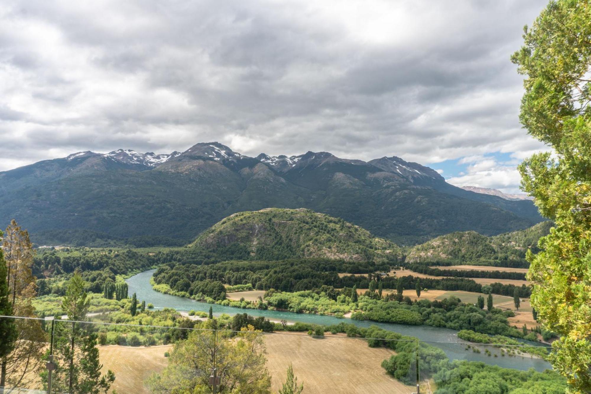 Uman Lodge Patagonia Chile Futaleufu Bagian luar foto